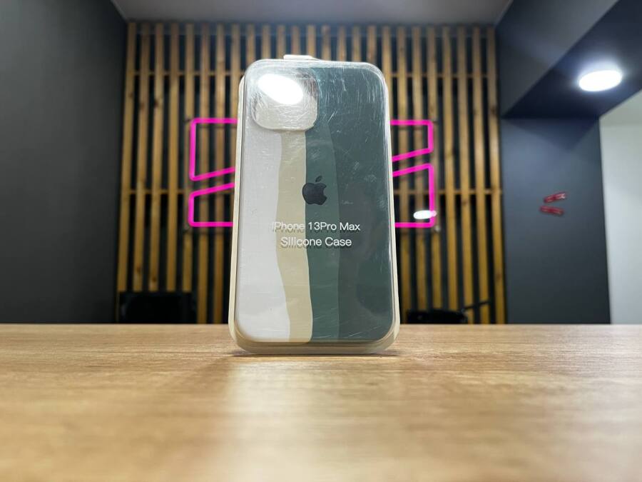 Чехол на iPhone 13 Pro Max