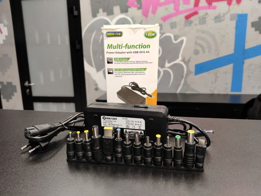Универсальное сетевое ЗУ для ноутбуков 12-24V 120W USB 5V 2.4A 14 насадок MRM-714