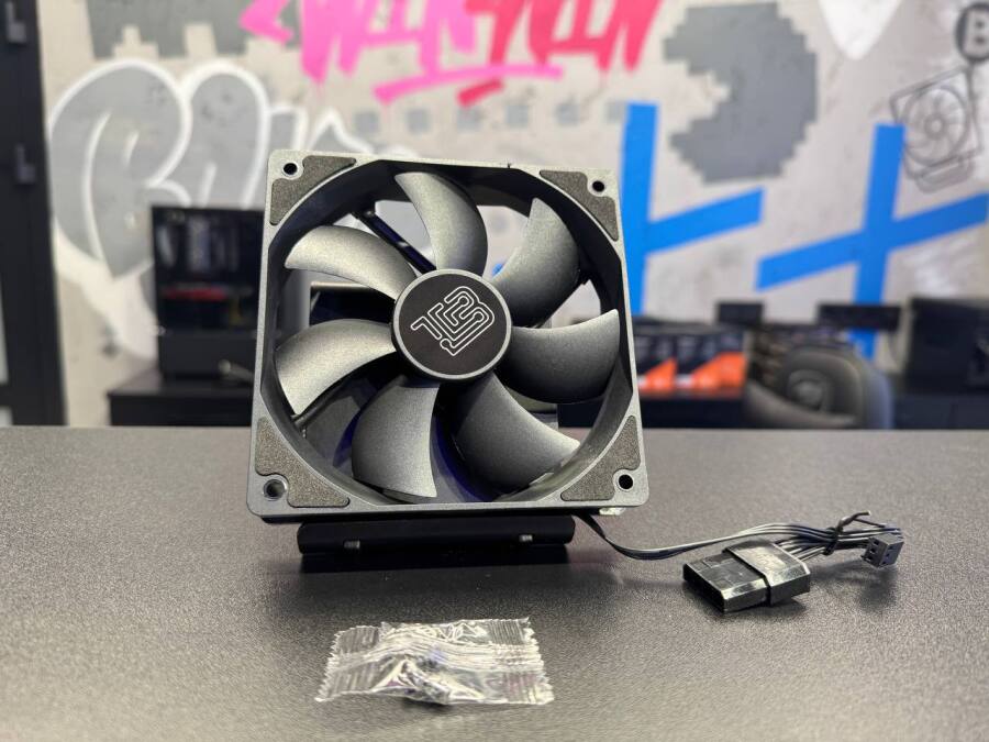 Вентилятор BaseTech 80мм 3pin+molex